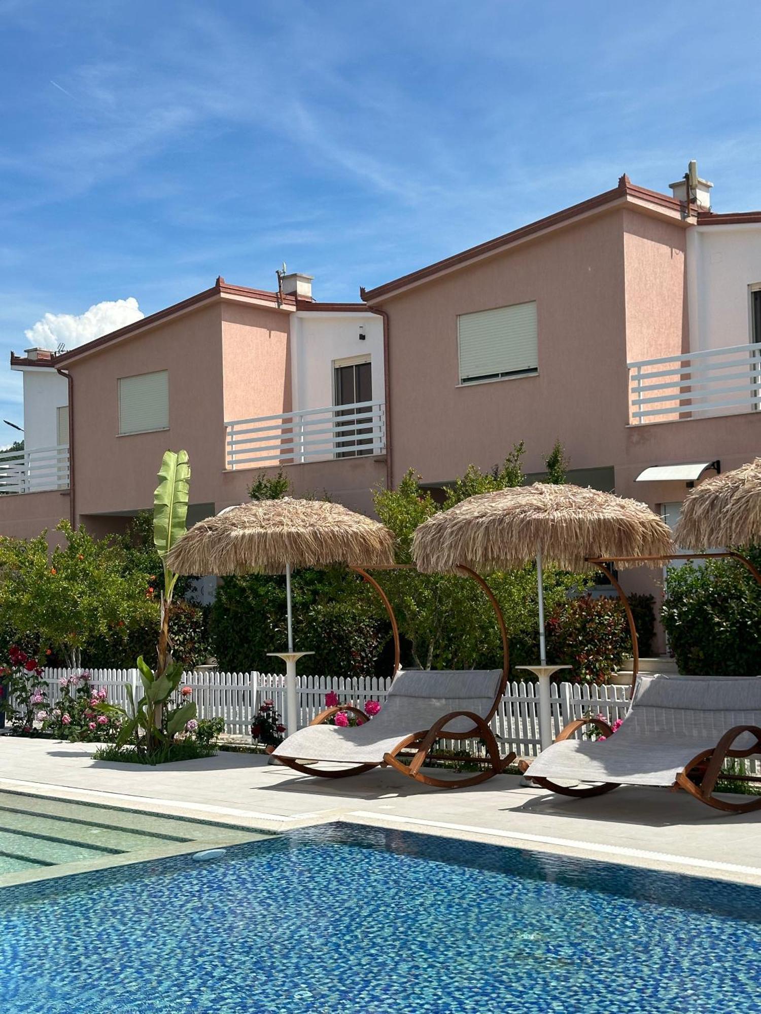 Tea Residence, Gjiri I Lalzit Apartments Durrës Eksteriør bilde